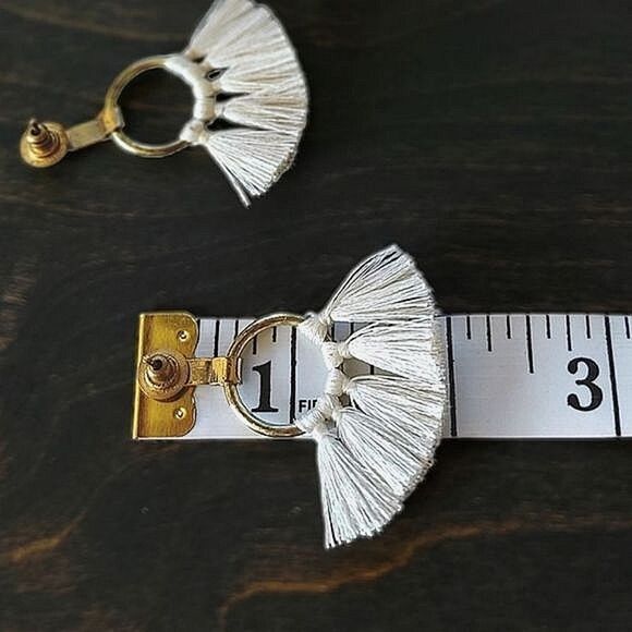 Hand-crafted gold tone natural thread fan fringe hoops - Picture 4 of 4